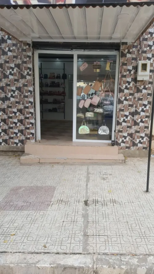 سلعة كوسميتيك ومتريال للبيع 