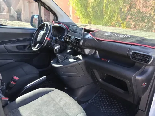 Fiat Doblo 2024 2 Places