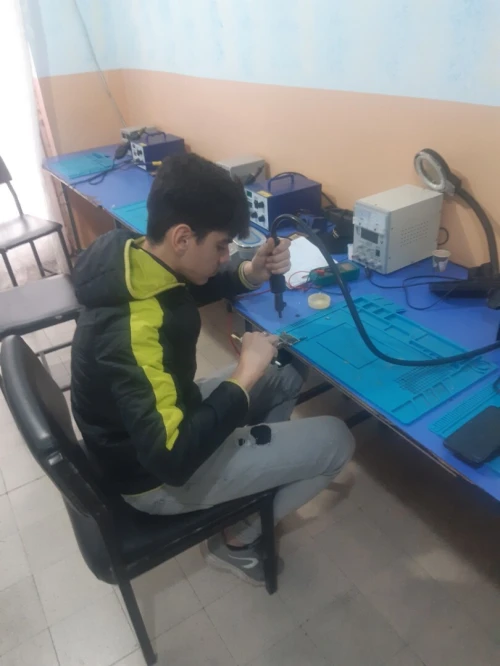 تكوين في اصلاح الهواتف الذكية