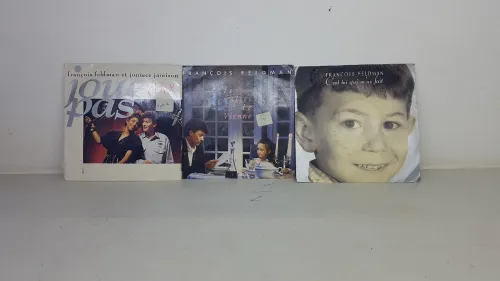Musiques francaise en disques 45 tours en parfaite etat