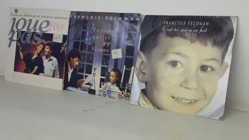 Musiques francaise en disques 45 tours en parfaite etat