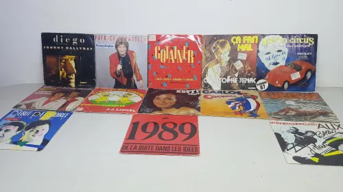 Musiques francaise en disques 45 tours en parfaite etat