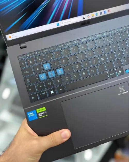 ASUS V16 Comme Neuf