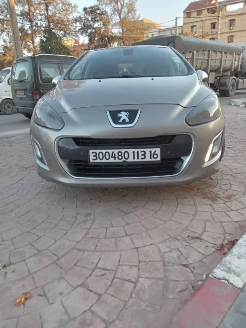 Peugeot 308 2013 RB