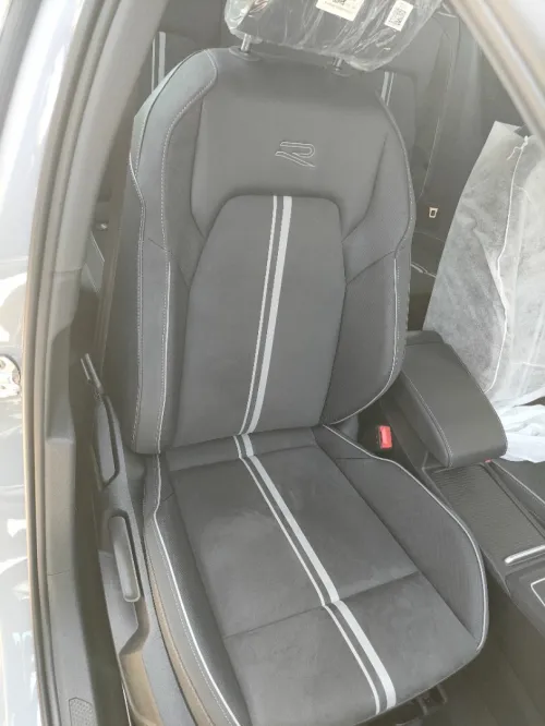 Volkswagen Golf 8 2025 R-Line