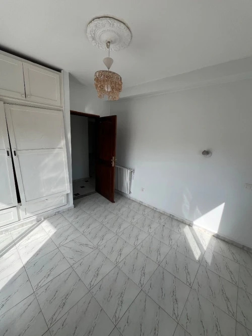 Location Appartement Niveau de villa F5 Alger Ben aknoun