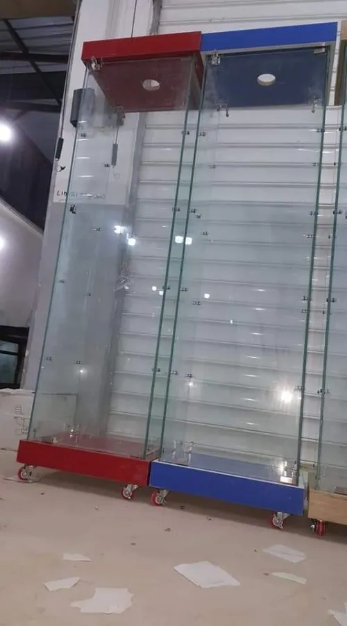 armoire d'exposition en verre 