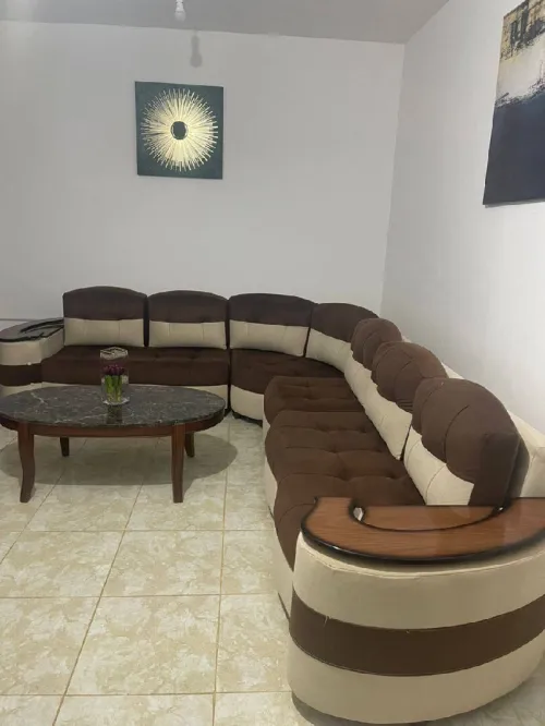 Salon grande taille + meubles de rangements +table basse 