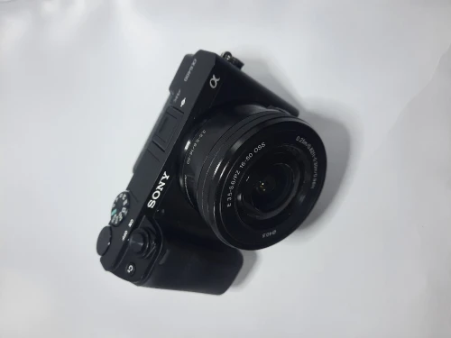Sony a6400 kit + 50mm f1.8 oss + cpl polarizer