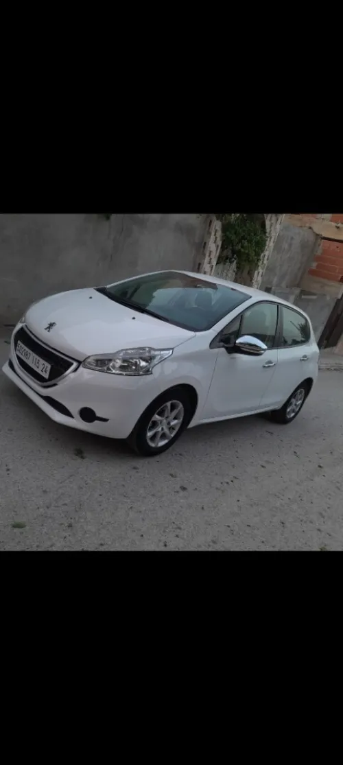Peugeot 208 2015 