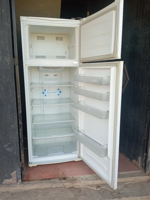 Réfrigérateur condor 430 l en excellente etat marche tres bien