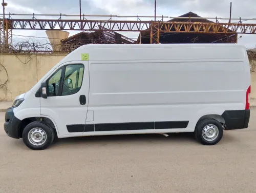 FIAT DUCATO 2023 L3H2 (chassis long) 3panneaux 2.2HDI 140ch-6100 km–1ère main 2023