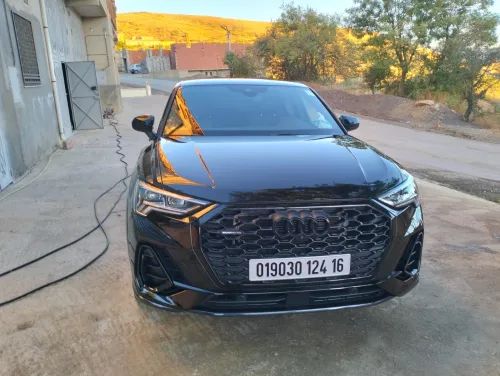 Audi Q3 2024 S-Line Quattro