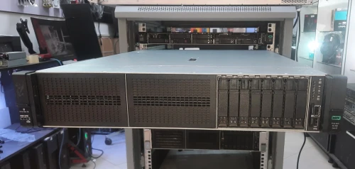 Serveur Hp Proliant DL380 Génération 10 Double processeurs Intel Xeon GOLD 6138 (80 Vcœurs) 8 SFF
