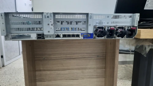 Serveur Hp Proliant DL380 Génération 10 Double processeurs Intel Xeon GOLD 6138 (80 Vcœurs) 8 SFF