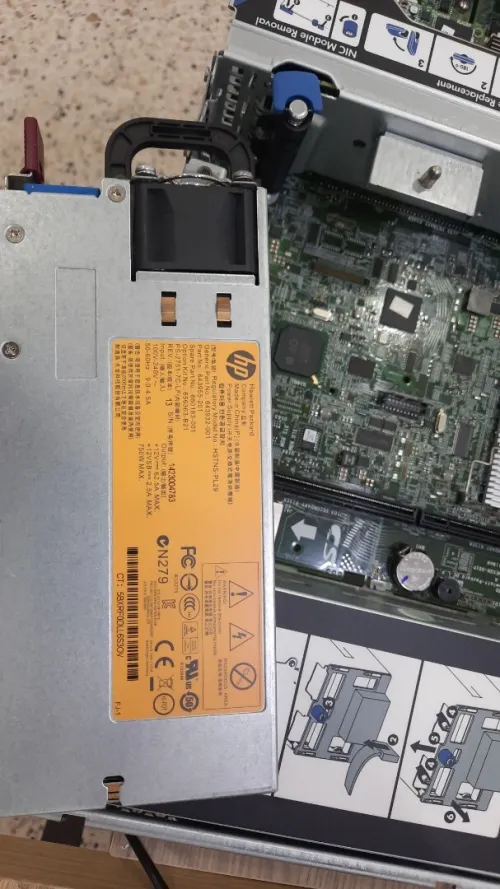 SERVEUR HP PROLIANT DL380 GENERATION 8 double processeur Xeon E5 2695 V2
