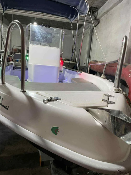 Bateaux bolior 5 metre50 avec moteur yamaha 100chevo 4ton 