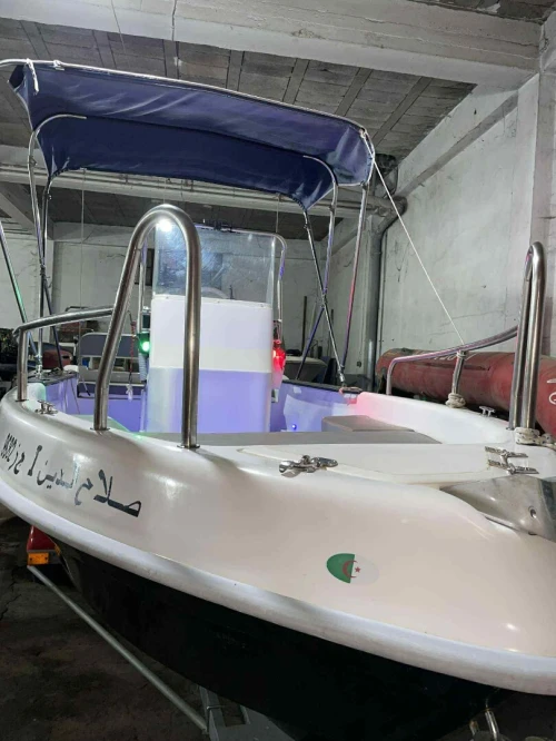 Bateaux bolior 5 metre50 avec moteur yamaha 100chevo 4ton 