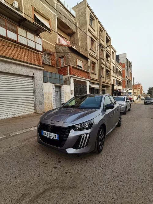 Peugeot 208 2025 E-Style