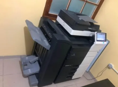 konica minolta bizhub 454e avec finicheur de livré