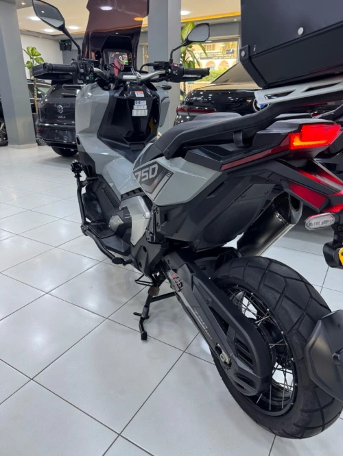 Hunda XADV 2023