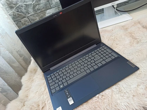Pc portable Lenovo IdeaPad 3 15iml05 d'occasion+ chargeur d'origine