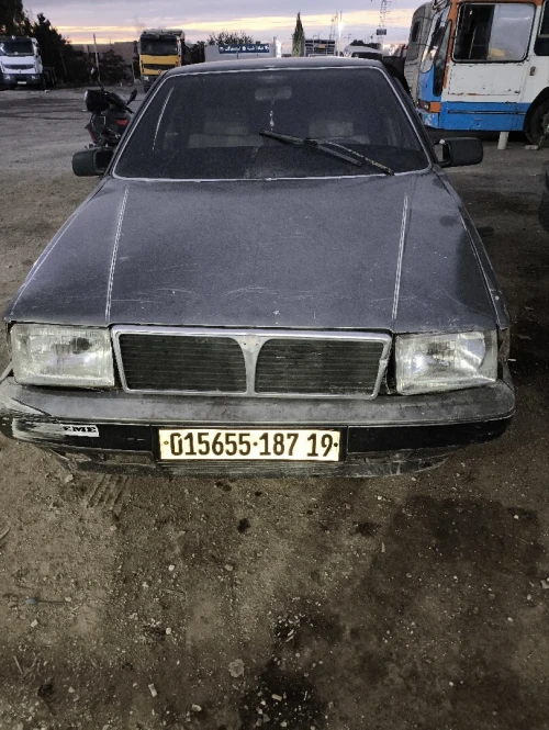 Fiat Lancia 1987 .
