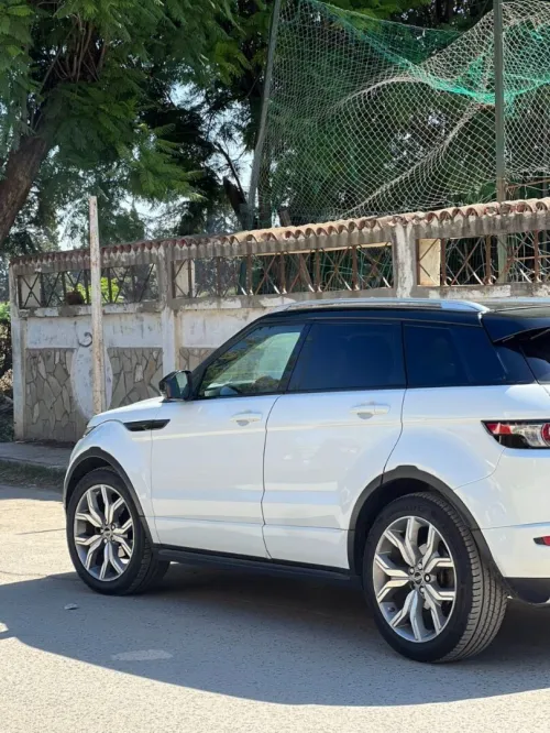 Land Rover Land Rover  2016 Premium 