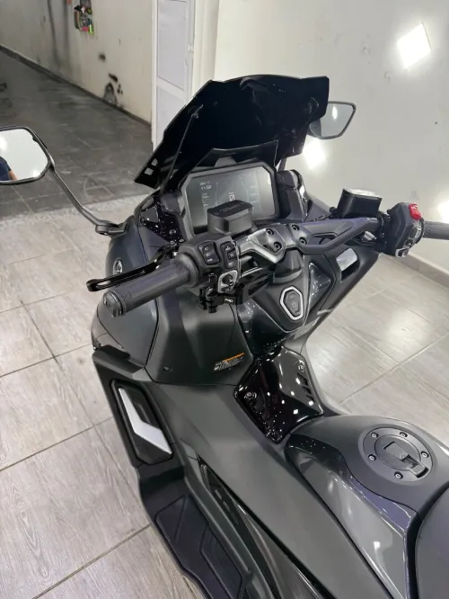Yamaha T-max 2023