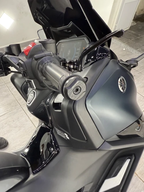 Yamaha T-max 2023