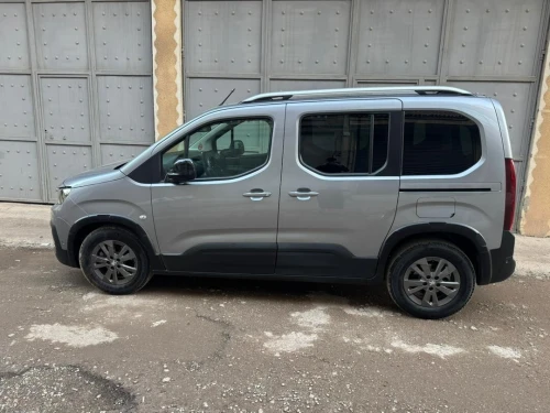 Peugeot Rifter 2023 