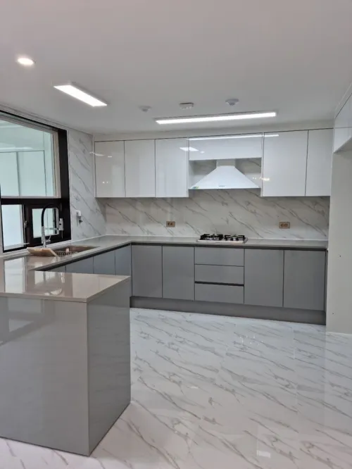 Fabrication tout sort de meuble de maison et bureaux sûr mesure et haut qualité 