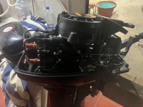 Sondeur +barque 4.80 et moteur hidea