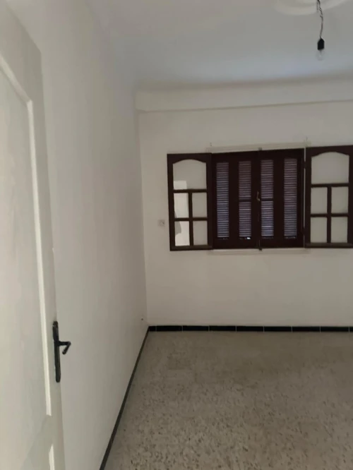 Location Appartement Niveau de villa F3 Alger Baba hassen