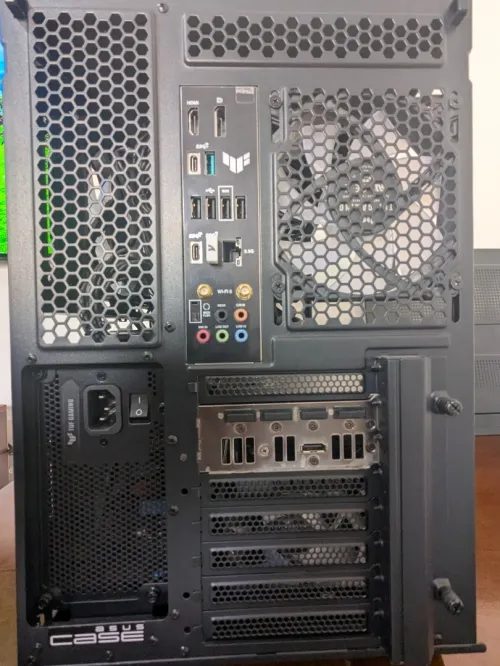 pc gamer Asus TUF Gaming higt end rtx 4070 TI super + ryzen 7 7700