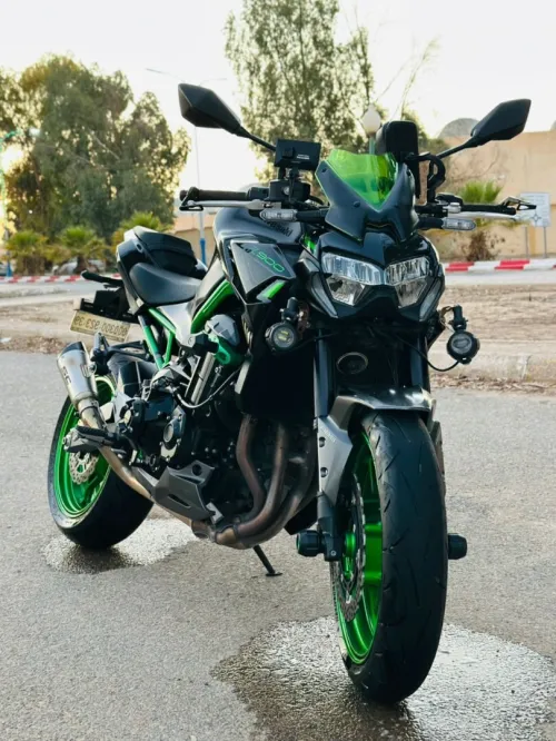 KAWAZAKI Z900 2023
