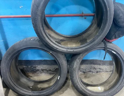 Pneu iris 235/35/R19 / pireli 255/40R19 3