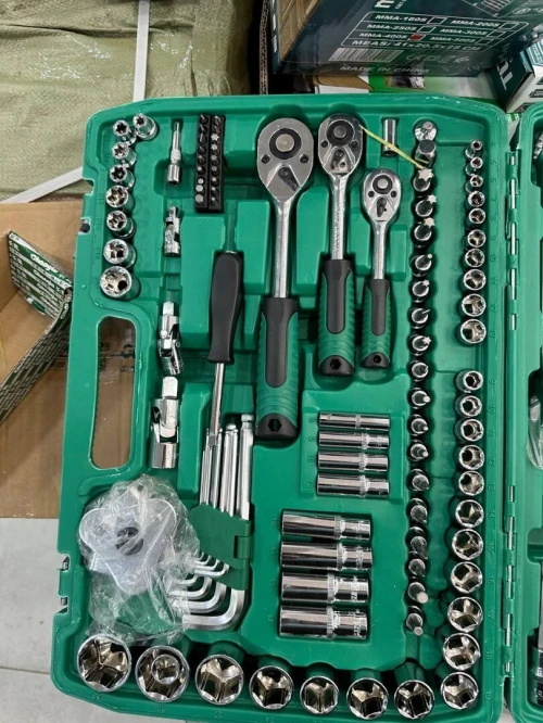 Caisse 121 pcs vert Trés Bonne qualité