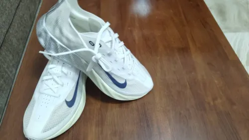 Nike Ava