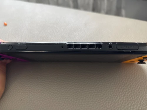 Nintendo Switch complète + 3 jeux + pochette (bon état)