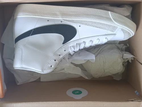 Vends basket montante neuf