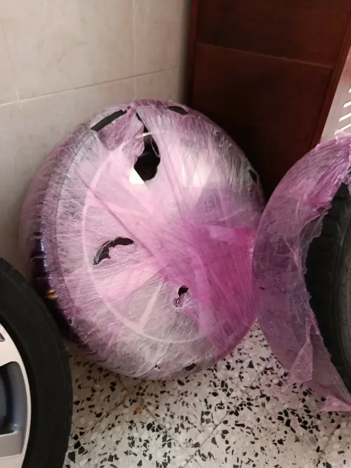 Jantes alliage 17 pouces original avec pneus 17 pouces 