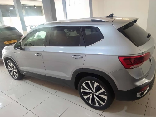 Volkswagen Taos 2024 SE