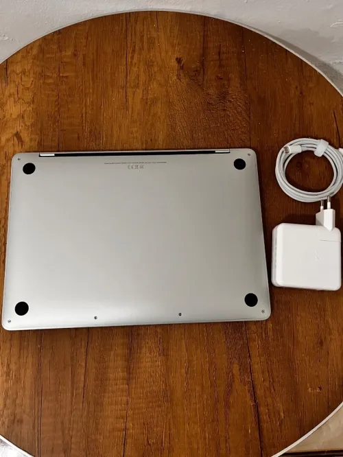 MacBook m2 pro haba n9iya