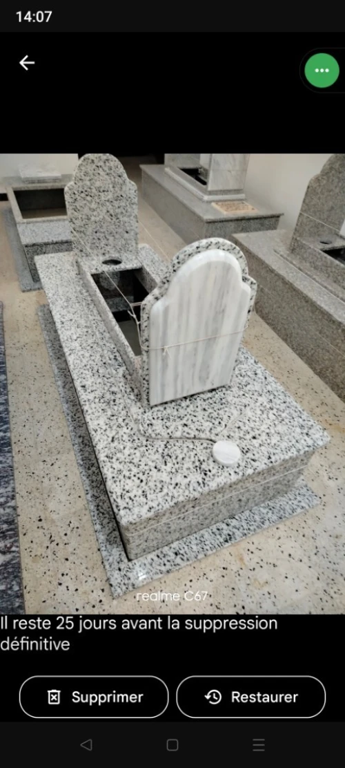 Tombe funéraire et pierre tombale en Marbre et granit