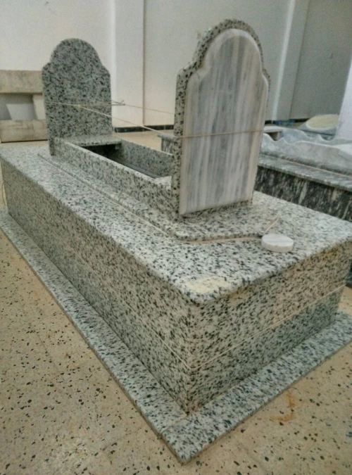 Tombe funéraire et pierre tombale en Marbre et granit