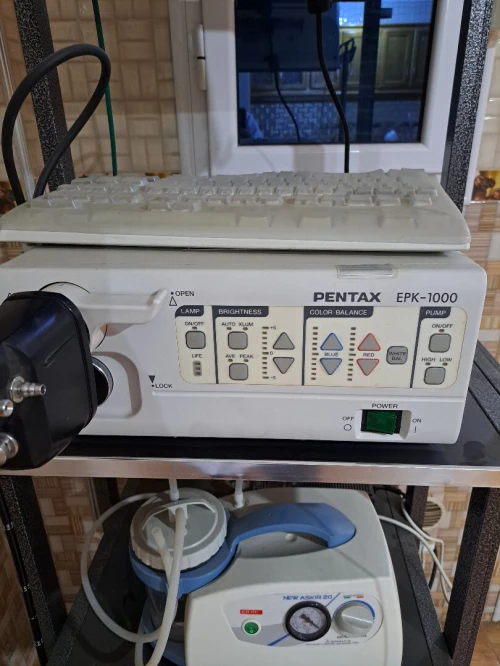  A vendre : Colonne PENTAX EPK1000 + Gastroscope EG 2970K + écran médical PHILIPS + Aspirateur