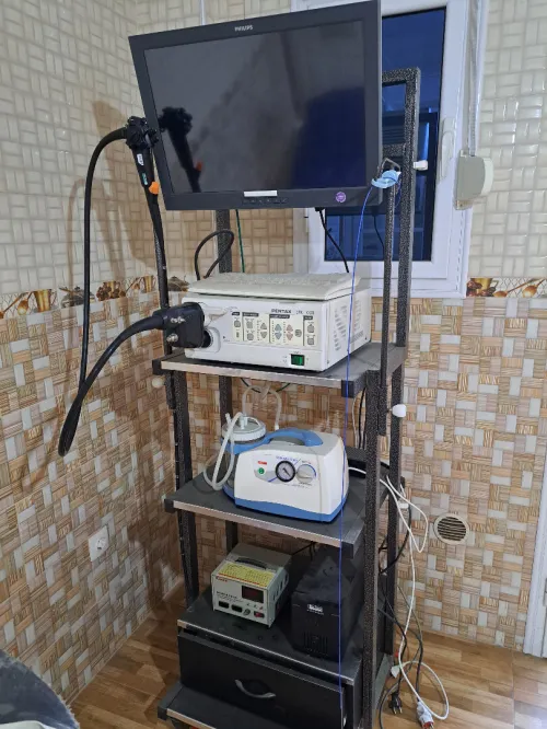  A vendre : Colonne PENTAX EPK1000 + Gastroscope EG 2970K + écran médical PHILIPS + Aspirateur