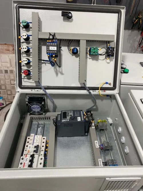 Armoire Pompe Démarreurs progressifs/ Démarrage direct/ Démarrage étoile-triangle/ Démarrage statorique/ Démarrage par variateur de fréquence (VFD)