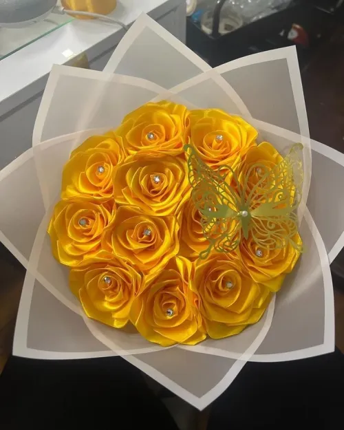 Bouquets de fleurs en satin pour vos evenements 